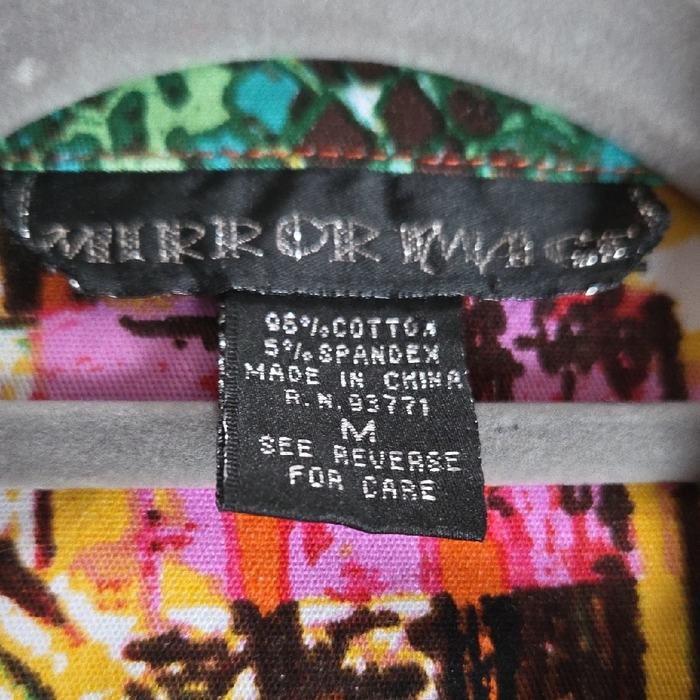 Colorful Jacket with Paris Print - Picture 4 of 7